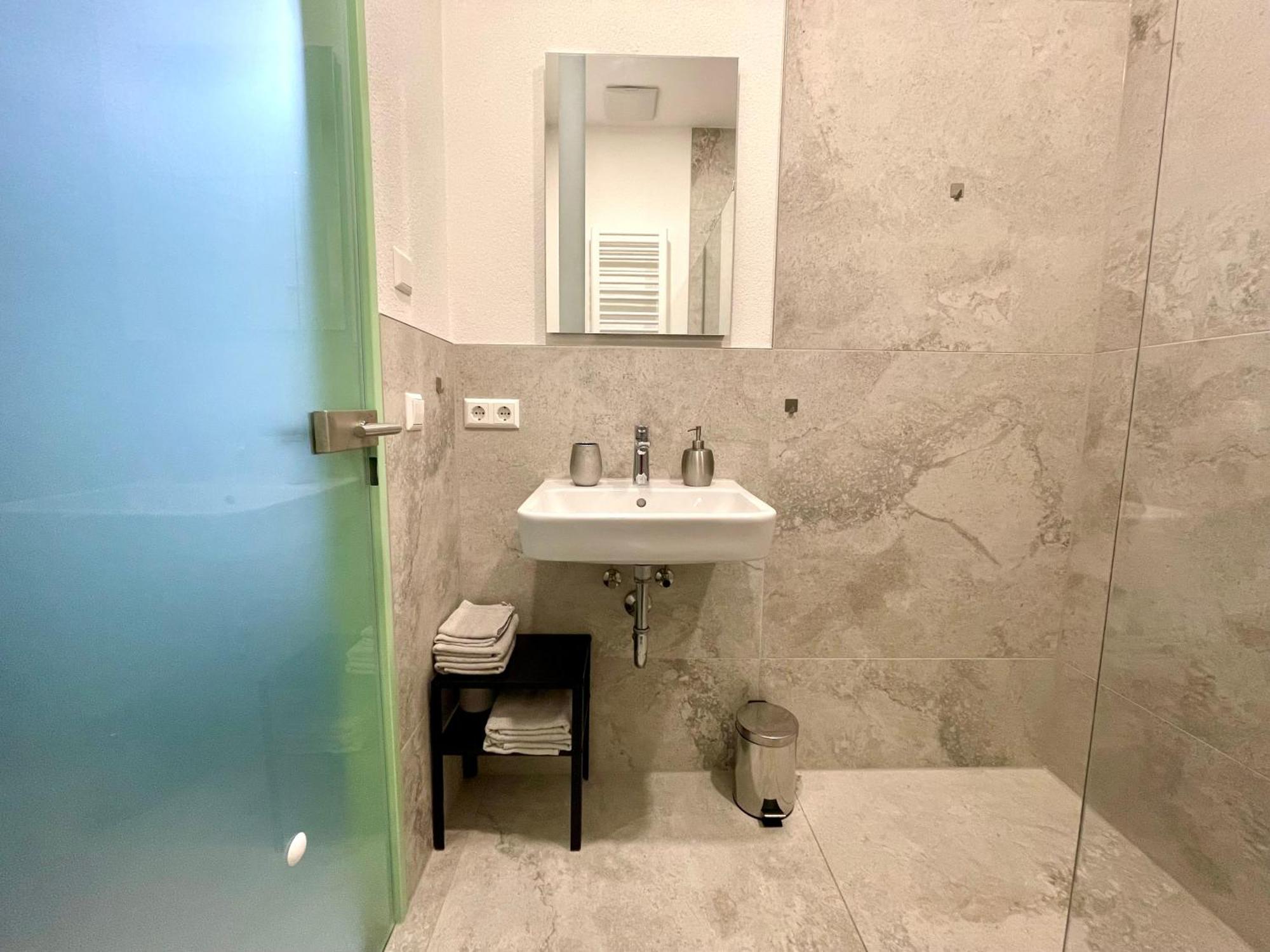 Neu Wunderschoenenes Weisses Apartament Am Schloessle Zentrum Goldstadt Pforzheim Exterior foto