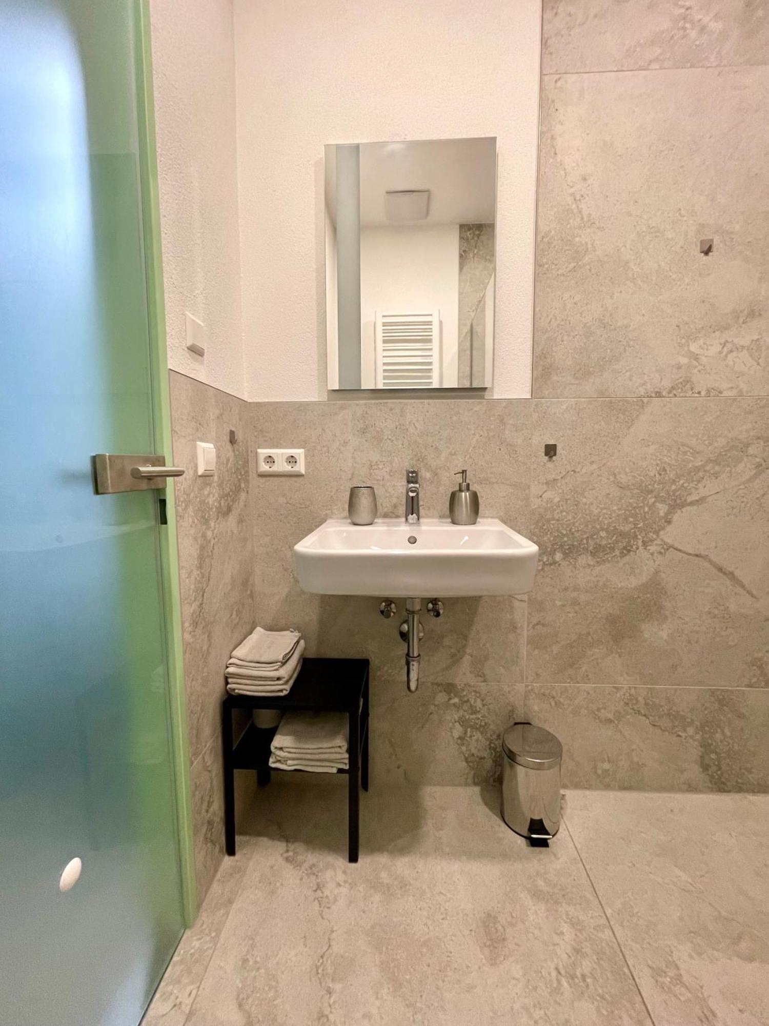 Neu Wunderschoenenes Weisses Apartament Am Schloessle Zentrum Goldstadt Pforzheim Exterior foto